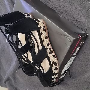 New in Box Vince Camuto Sandles size 7.5